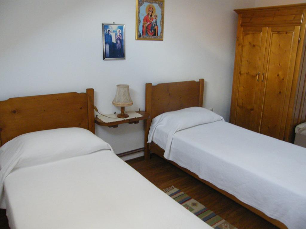 Pensiunea Casa Filoxenia Horezu Room photo