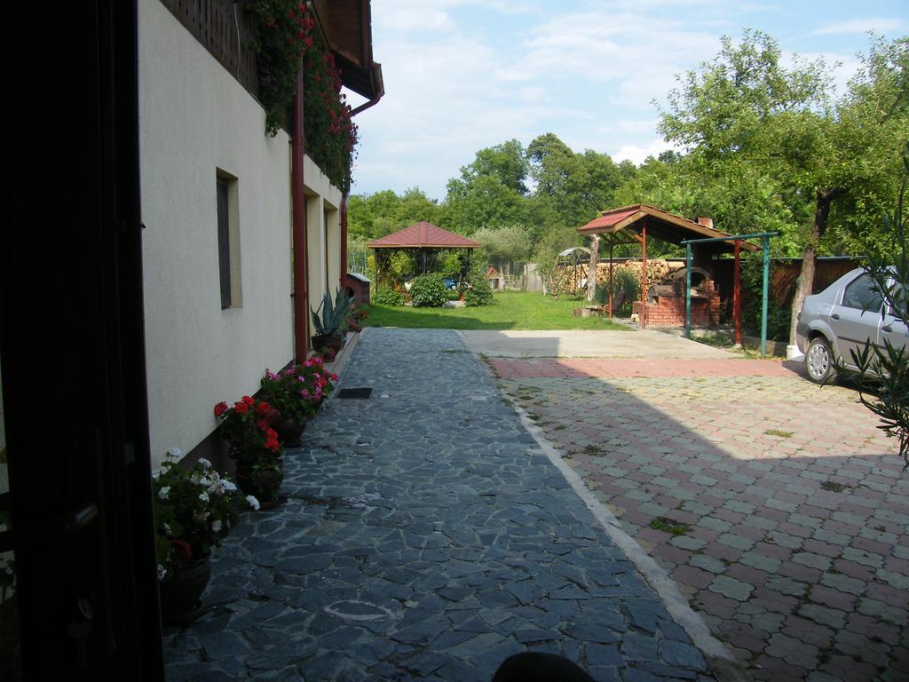 Pensiunea Casa Filoxenia Horezu Exterior photo